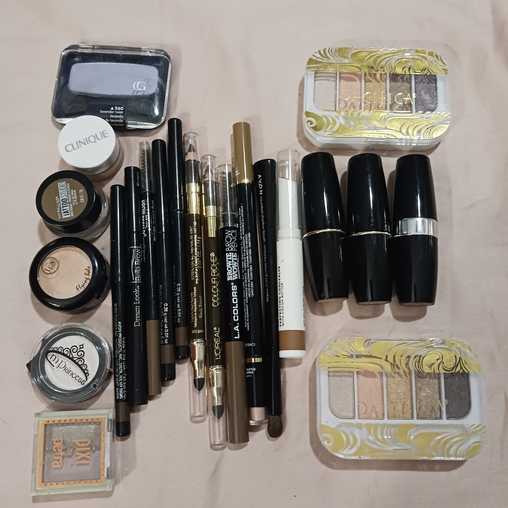 NEW! Multiple Brands -Clinique, Cover Girl, and L.A. Colors Makeup Bundle